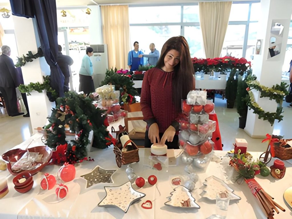 Christmas Bazaar - EΓNYA